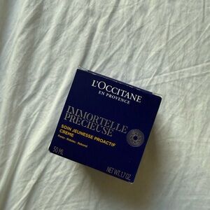 L'OCCITANE Immortelle Precious Cream in Deep Blue